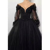 Gothic Black Boho Wedding Dresses Bubbles Sleeves V Neck Lace Appliques