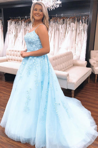 What To Consider When Buying Your Prom Dress