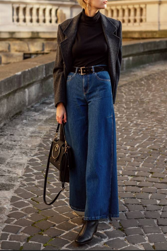 This Summer's Trendiest Shoe That Fashionistas Are Wearing With Denim