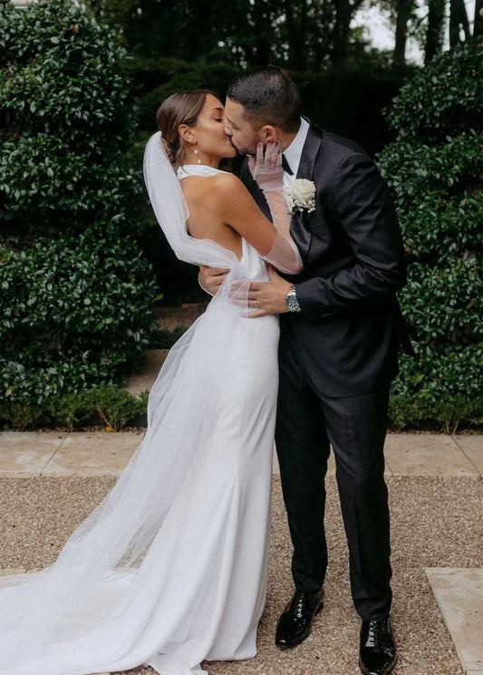 What do you wear to a casual beach wedding?