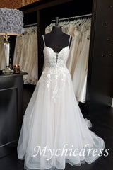 A-Line Lace Beach Wedding Dress Sleeveless V-neck Tulle Applique