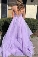 A linha organza em camadas lilás vestidos formais de baile querida sem mangas