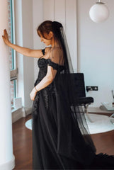 A Line Lace Gothic Black Wedding Dresses for Bride