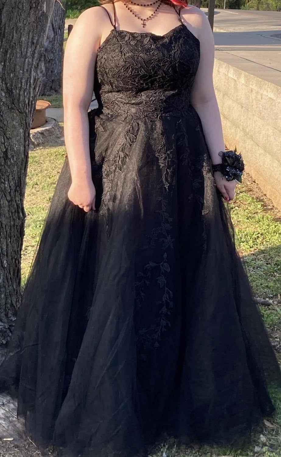 Vestido de baile champanhe plus size barato, vestido de noite longo com renda e apliques