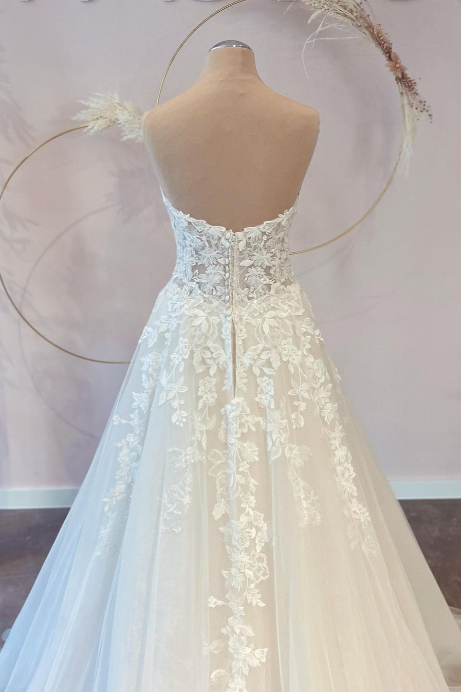 Discount A Line Beach Wedding Dresses Lace Appliques Sleeveless - MyChicDress