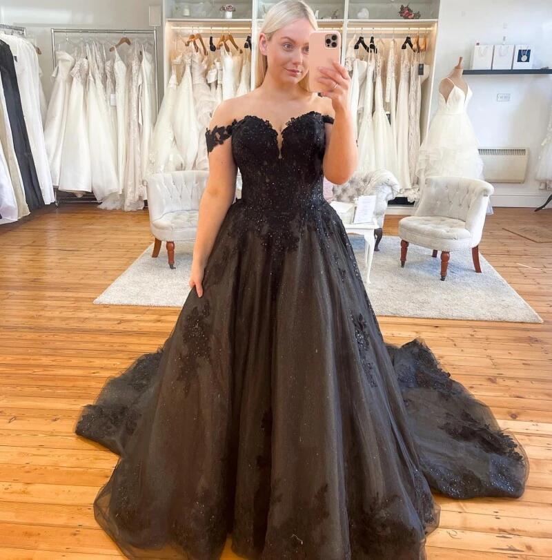 Plus Size Black Gothic Wedding Dress A-line Off The Shoulder Tulle - MyChicDress