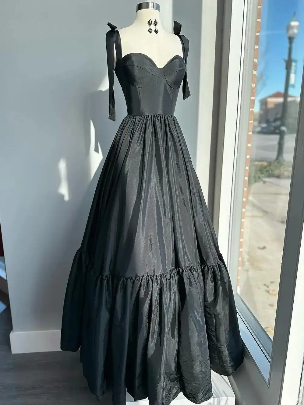 Vestido de convidado de casamento de cetim preto simples querida vestidos formais longos