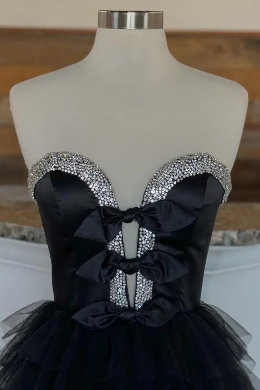 Strapless Ball Gown Black Prom Dresses 2026 Tulle Ruffle with Beaded