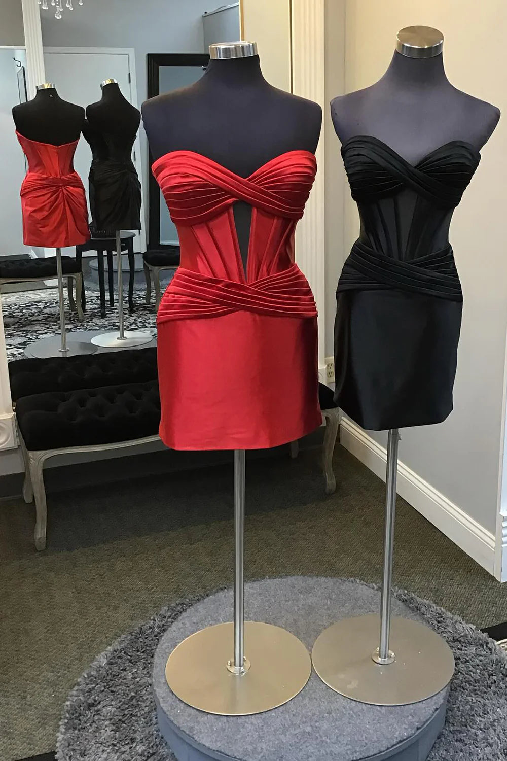 Strapless Bodycon Black Homecoming Dress Satin Sleeveless Keyhole