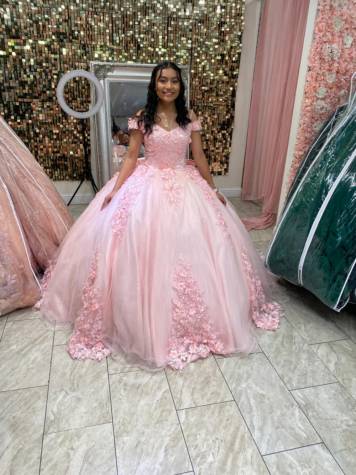 Ball Gown Girls pink Quinceanera Dresses Lace Appliques Off the shouder