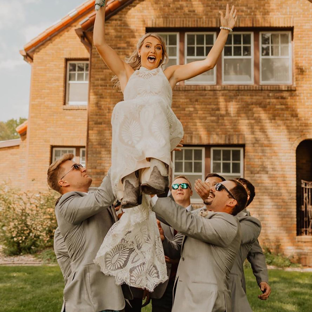 Customized Mermaid Halter Beach Wedding Dress Lace Sleeveless