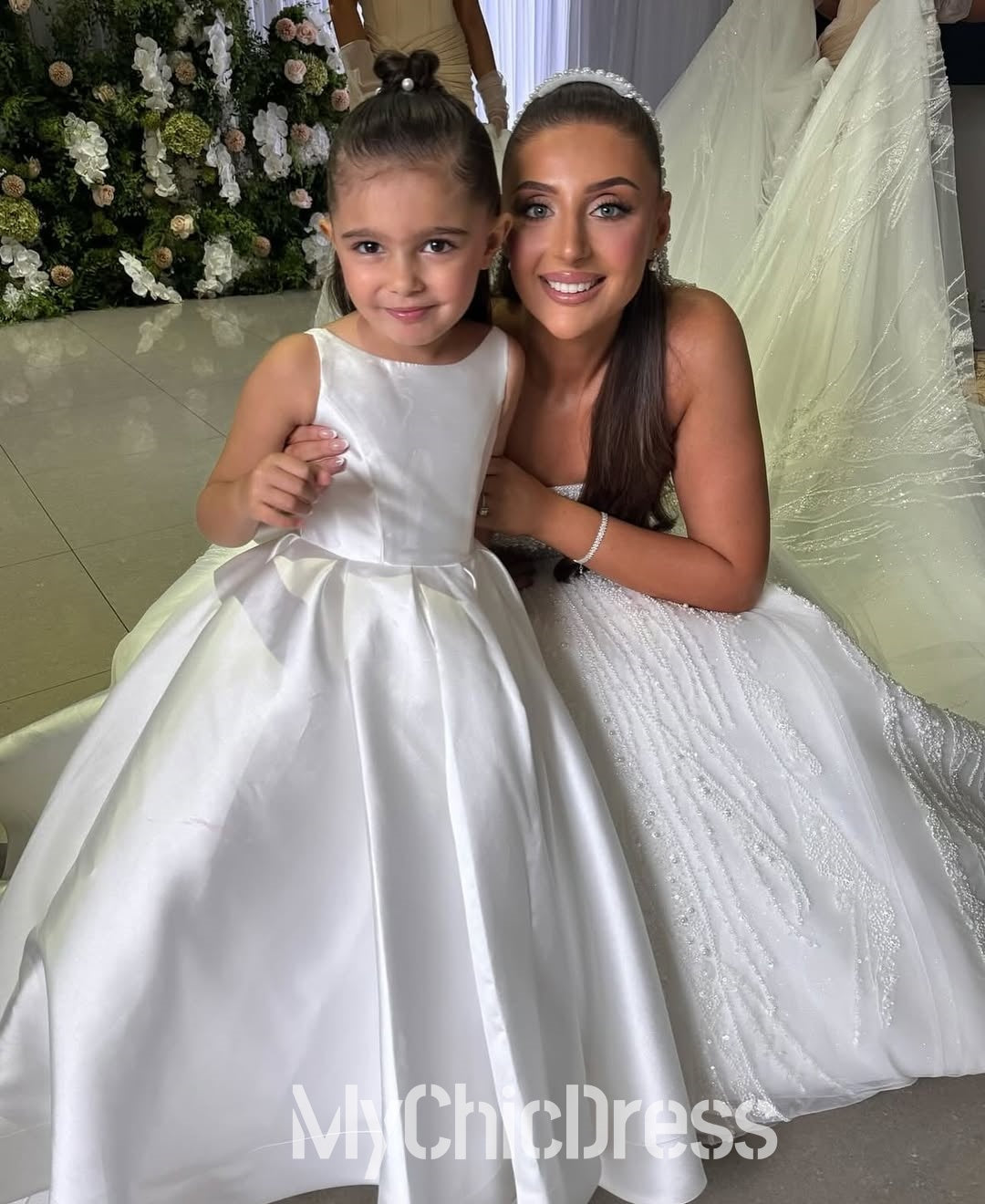 Cute Pearls Straps Flower Girl Dresses Satin Sleeveless with BowKnot