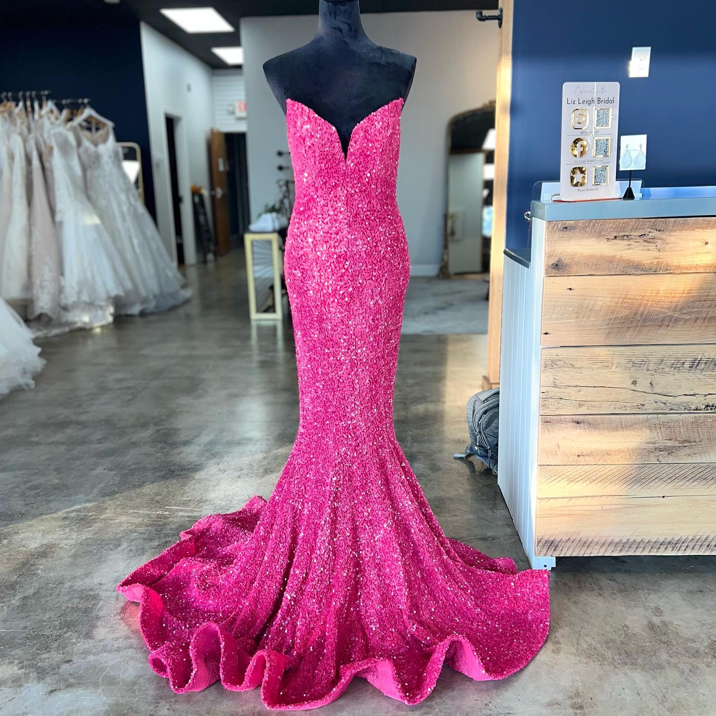 Iridescent Sequins fuchsia Prom Dress V Neck Mermaid Evening Dress