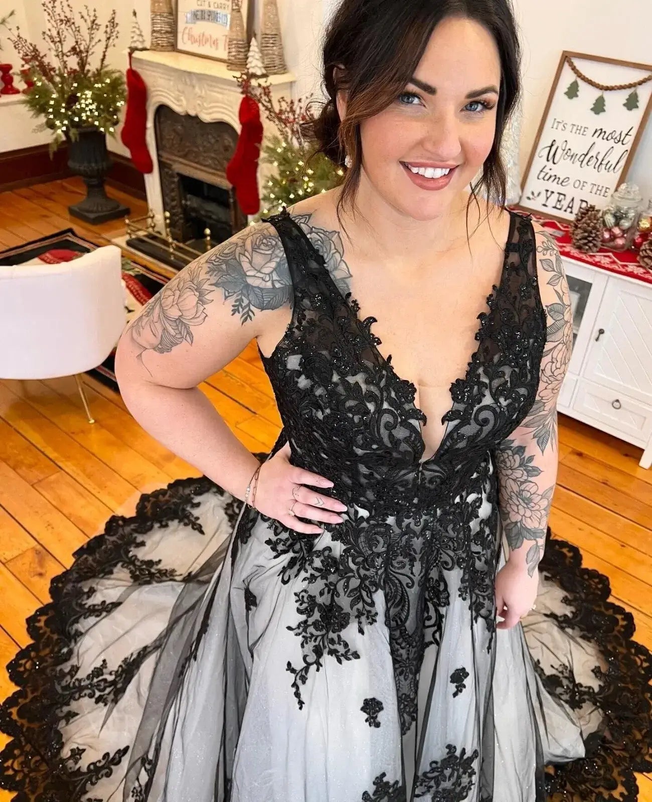 Gothic A Line Black White Wedding Dresses Lace V Neck Sleeveless