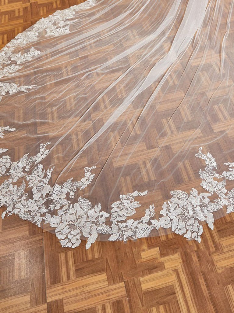 Hot Floral Cathedral Train Lace Wedding Veil for Brides
