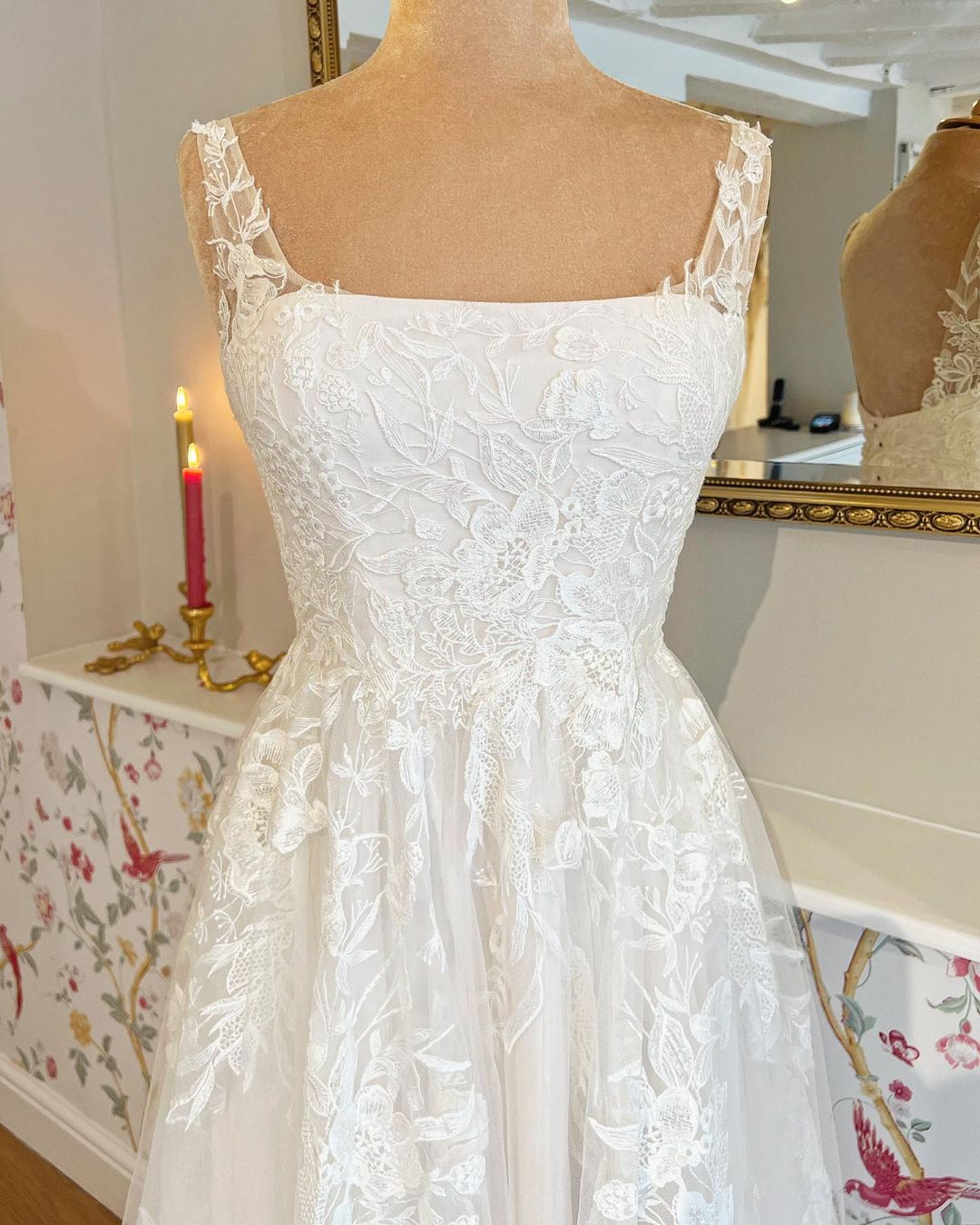 Hot Lace A Line Bridal Dress for Wedding Appliques Sleeveless Mychicdress