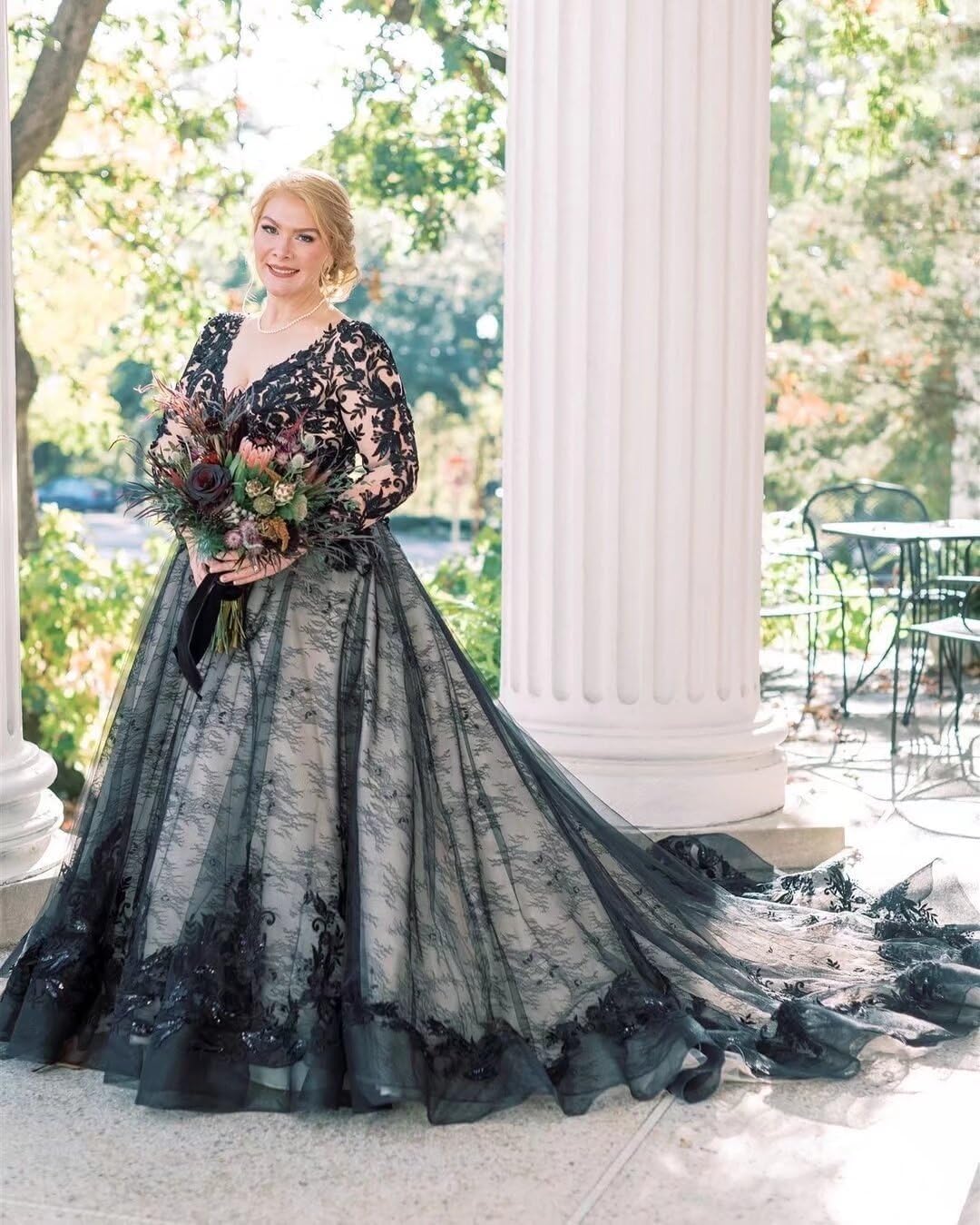 Long Sleeve Lace Black Gothic Wedding Dresses for Bride with Train