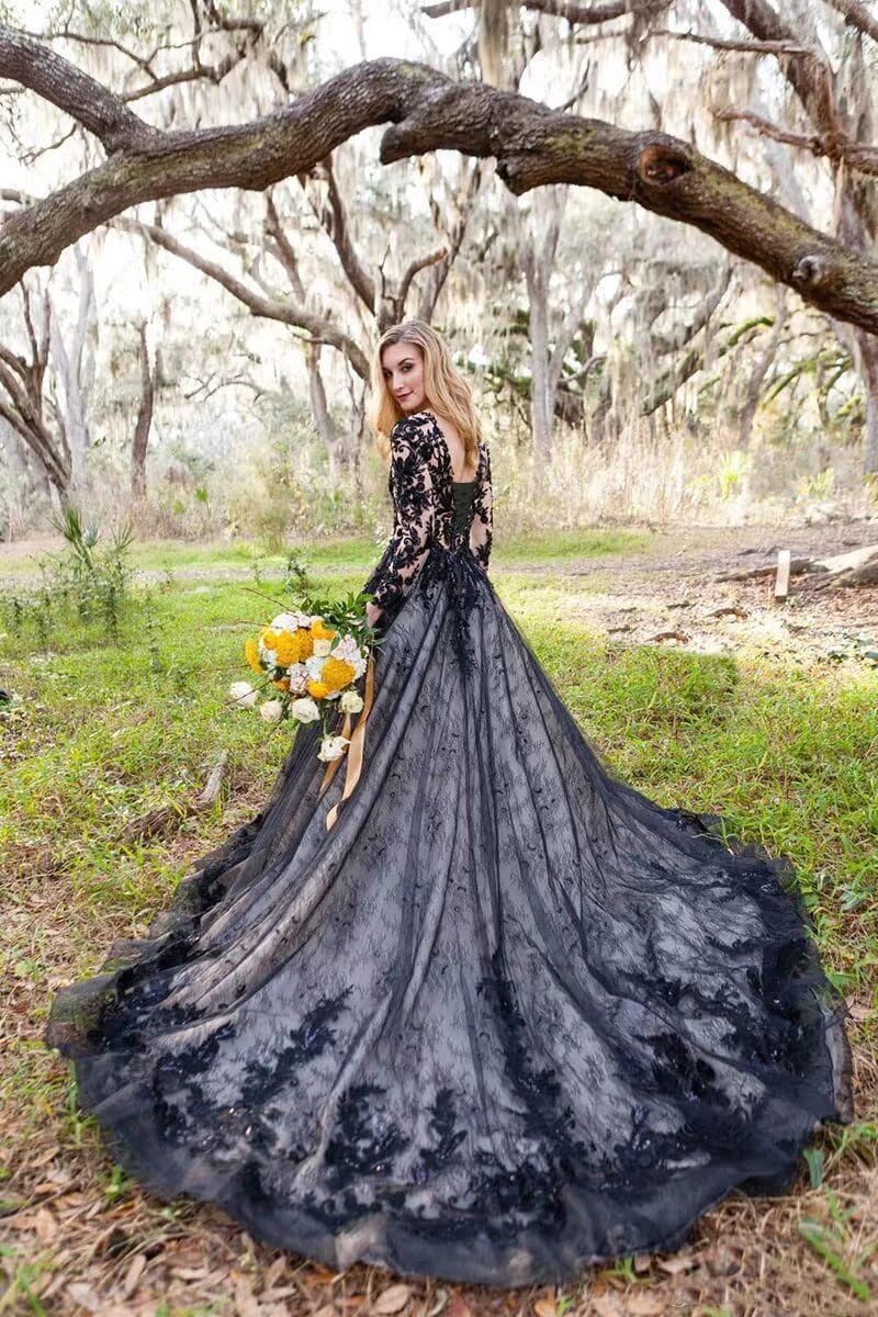 Long Sleeve Lace Black Gothic Wedding Dresses for Bride with Train