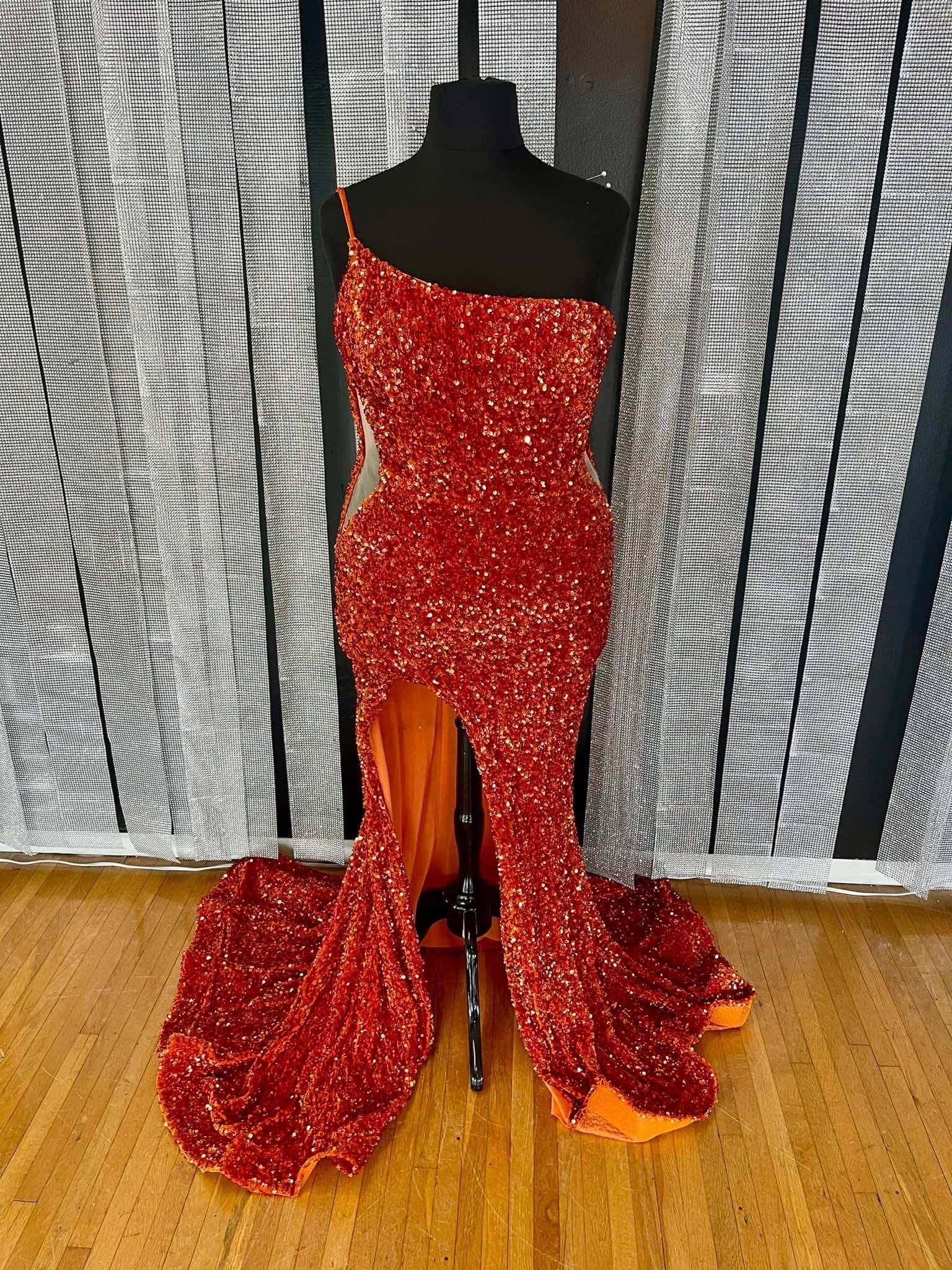 Vestido de baile longo verde esmeralda de um ombro com lantejoulas sereia