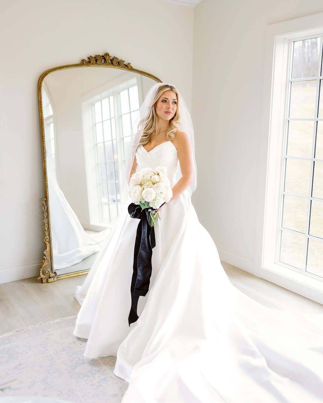 Satin Vintage Wedding Dresses Corset V Neck Sleeveless