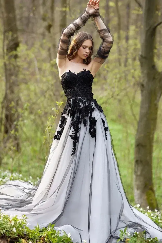 Sheath Black White Lace Wedding Dress Gothic Applique Sweetheart