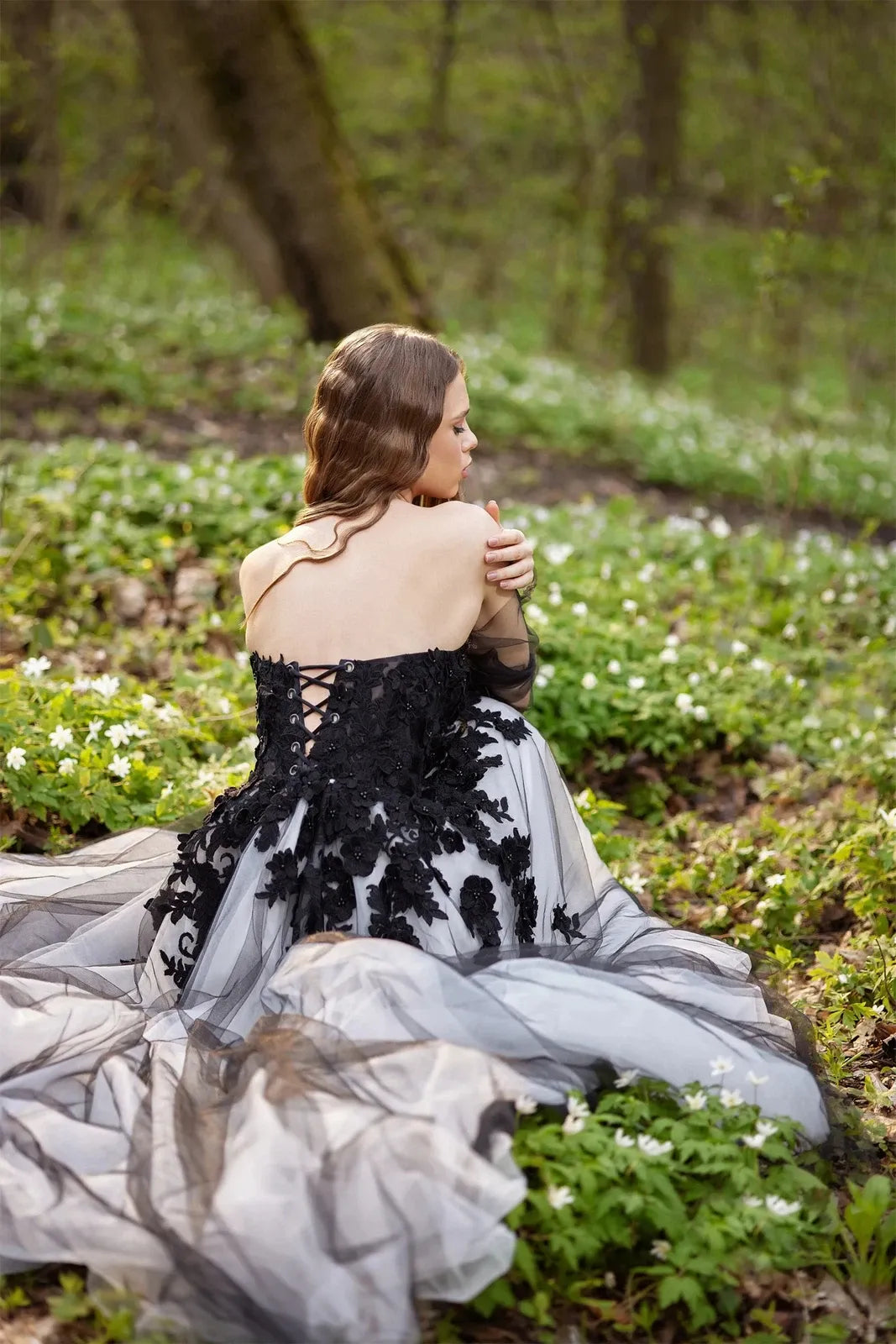 Sheath Black Lace Wedding Dress Gothic Applique Sweetheart