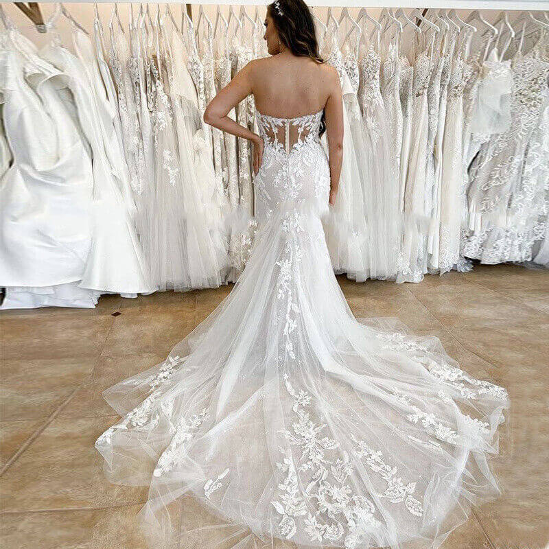 Summer Mermaid Beach Wedding Dresses V-Neck Lace Appliques Backless