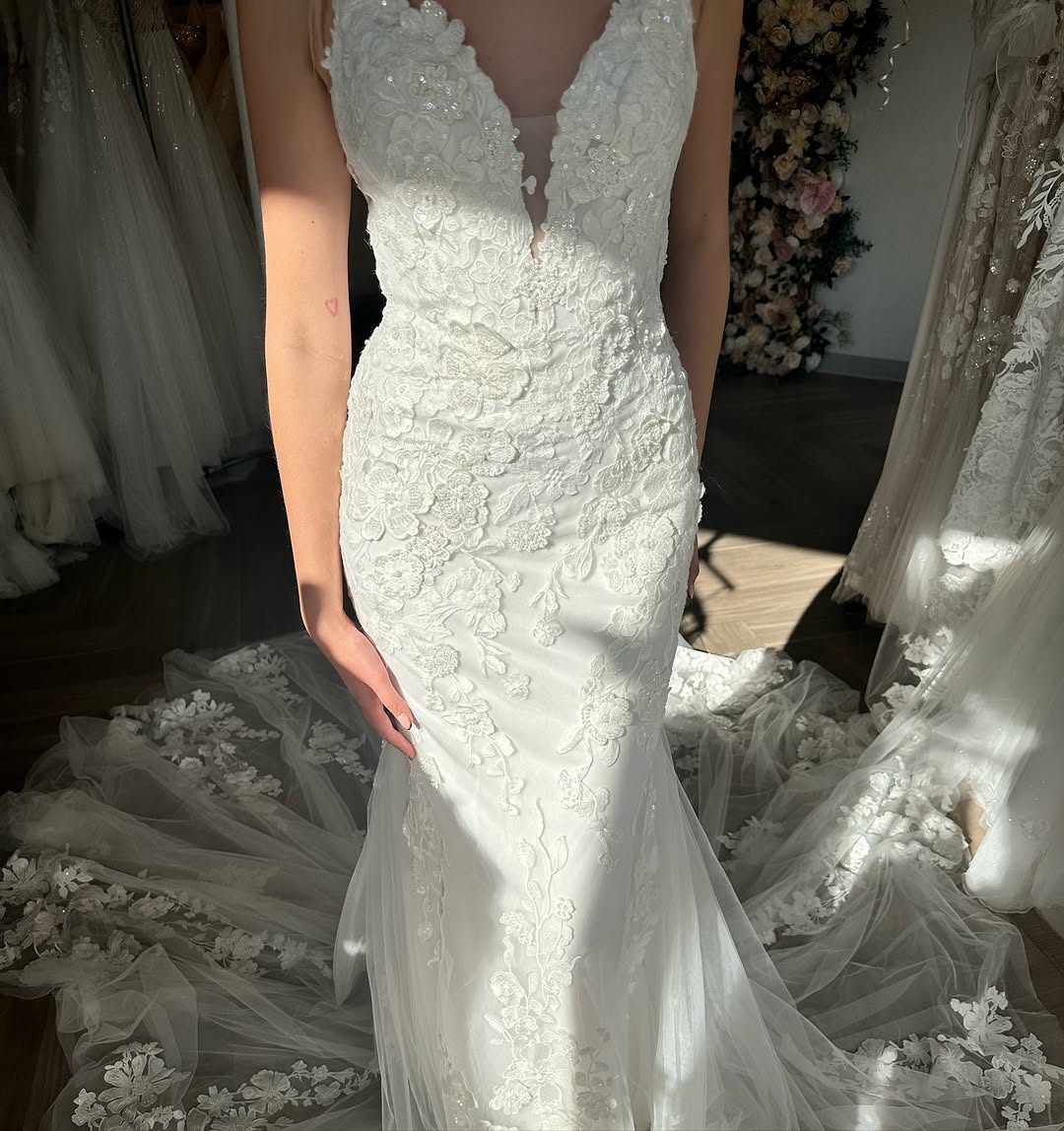 Summer Wedding Dress Lace Mermaid Sleeveless V Neck Mychicdress