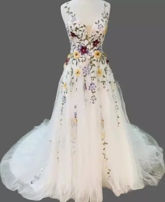 Vintage Lace Bohemian Florals Wedding Dress V Neck