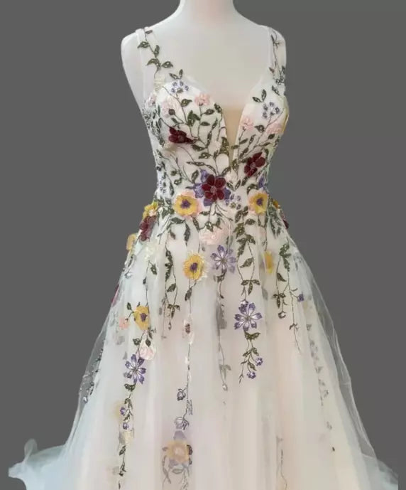 Vintage Lace Bohemian Florals Wedding Dress V Neck