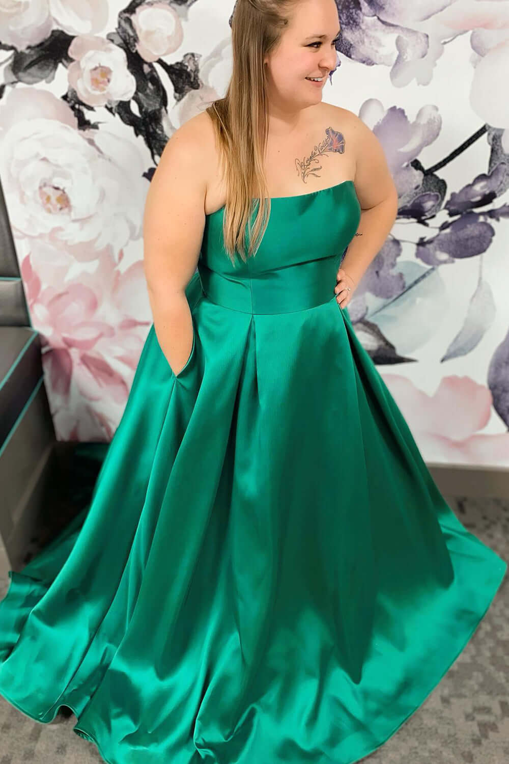 A Line 2025 Plus Size Prom Dresses Green Satin Long Formal Dress with Pockets MyChicDress