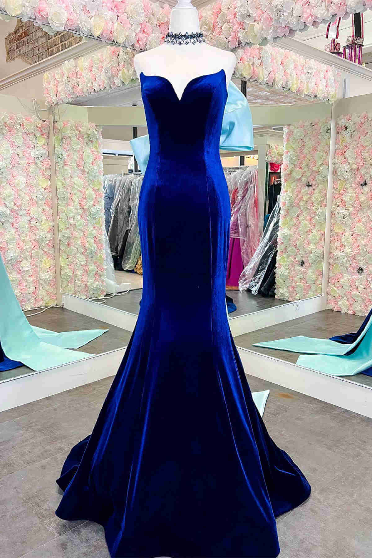 Cheap Royal Blue Velvet Prom Dresses 2025 Mermaid Fitted with Bow MyChicDress