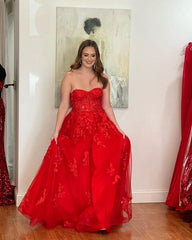 Cheap 2024 Lace Prom Dresses Red Applique Strapless A Line Formal Dress