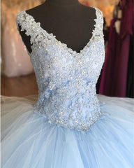 Elegant Lace Blue Quinceanera Dresses V-neck Sequin Ball Gowns Sweet 16 Dress