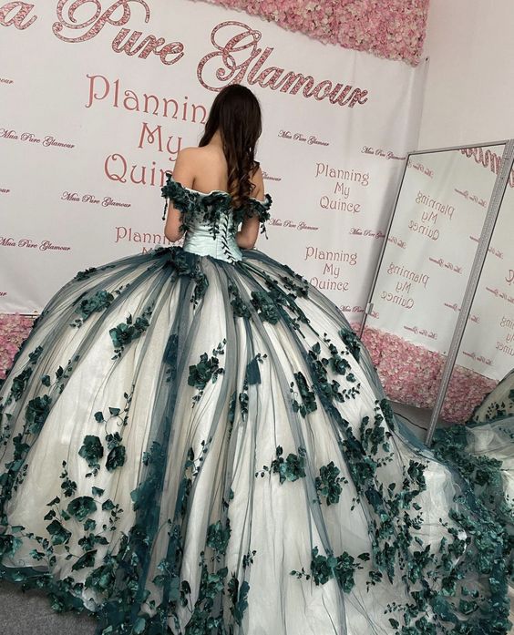 New Off Shoulder 2025 Emerald Green Quinceanera Dress 3D Flowers MyChicDress