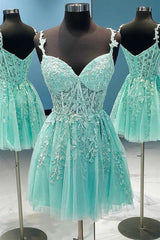 Short Mint Green Homecoming Dress Lace V Neck Applique Mini Prom Dresses