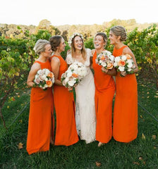 Vestidos de dama de honra laranja baratos com alças longas de chiffon sem mangas